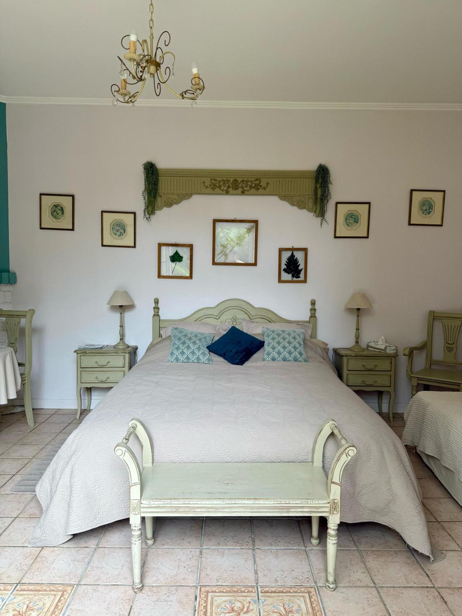 Le Domaine Des Pres Du Hom Bed & Breakfast Bezu-Saint-Eloi Ngoại thất bức ảnh